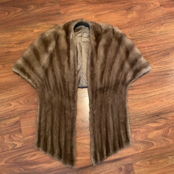 Stunning Mink Wrap - Picture 10 of 11